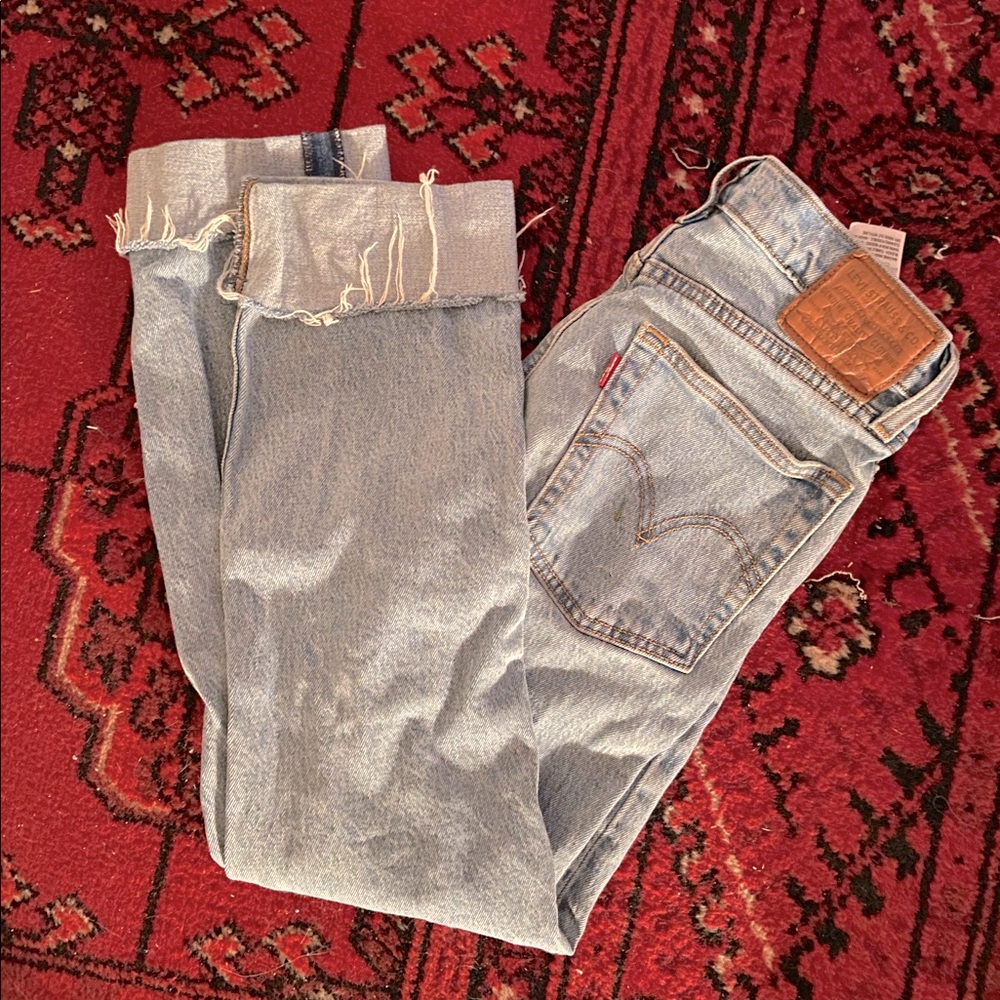 LEVI’S wedgie straight leg blue jeans